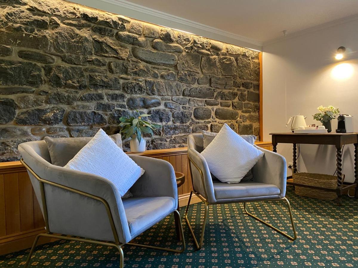 Hanlon Guest house *